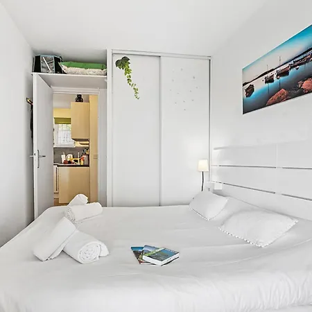 1 Bedroom - Sea View & Pool - Happy